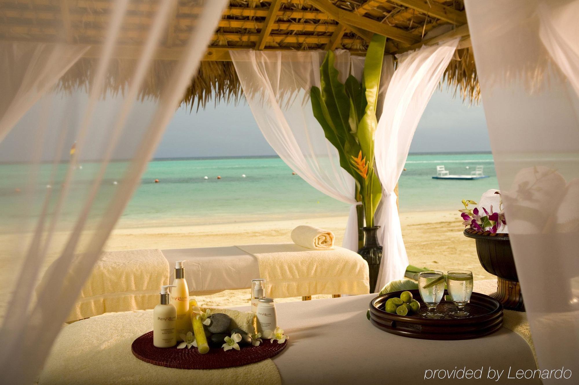 Jewel Dunn's River Beach & Spa, Ocho Rios,curio Collection By Hilton 4* Mammee Bay