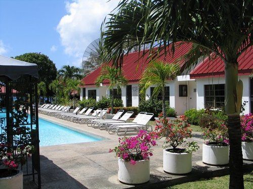 Sandy Point Village 2*