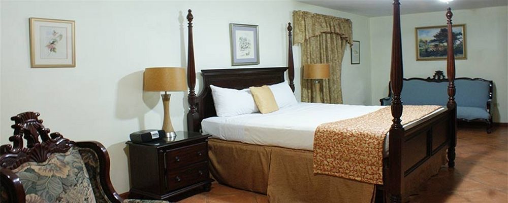 Hotel Altamont Court