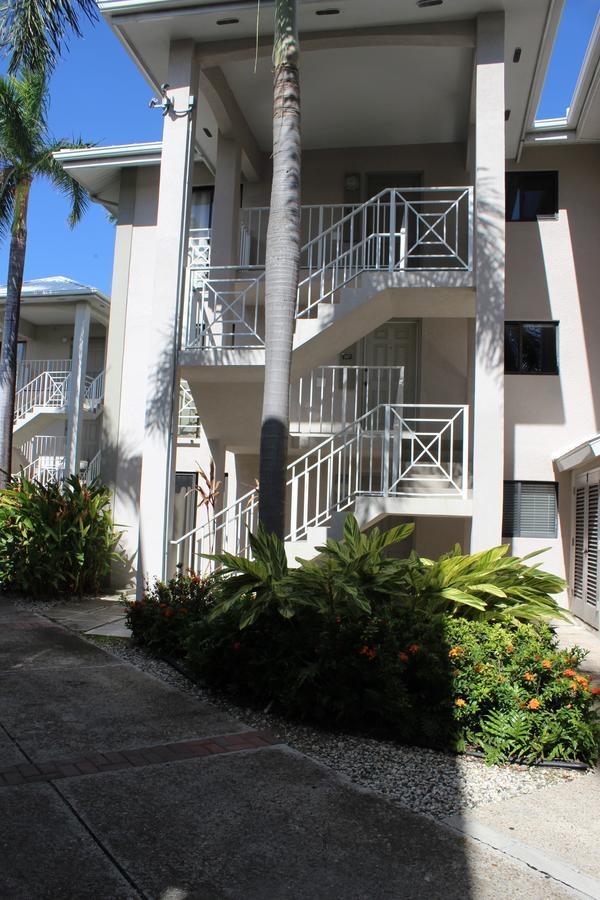 #207 Sunset Cove Seven Mile Apartment