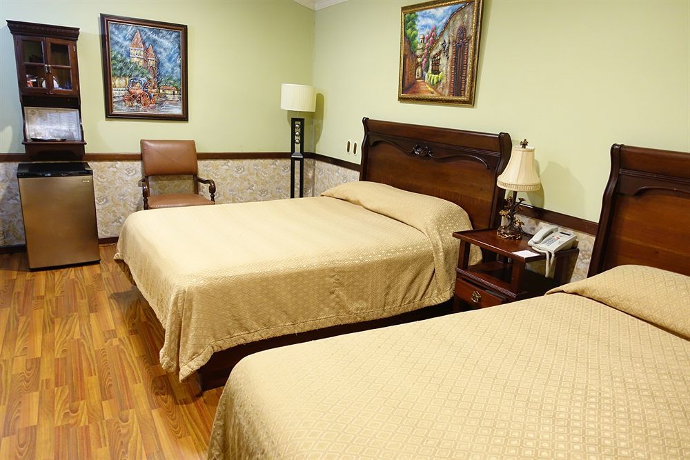Hotel Platino & Casino 3*