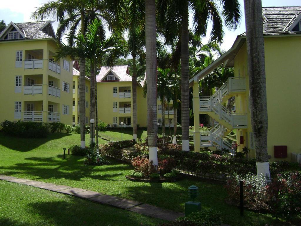 At The Ridge Aparthotel Ocho Rios