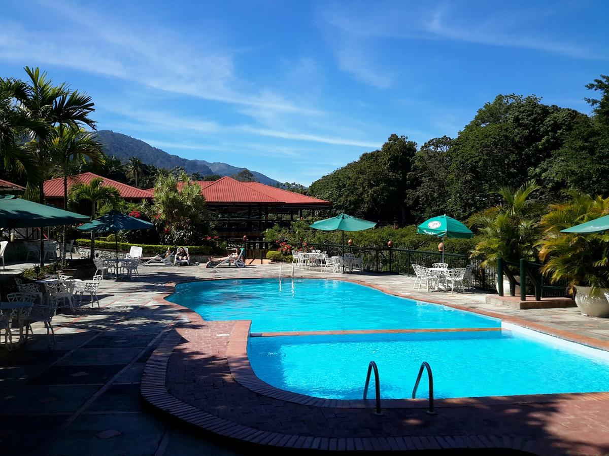 Hotel River Club &