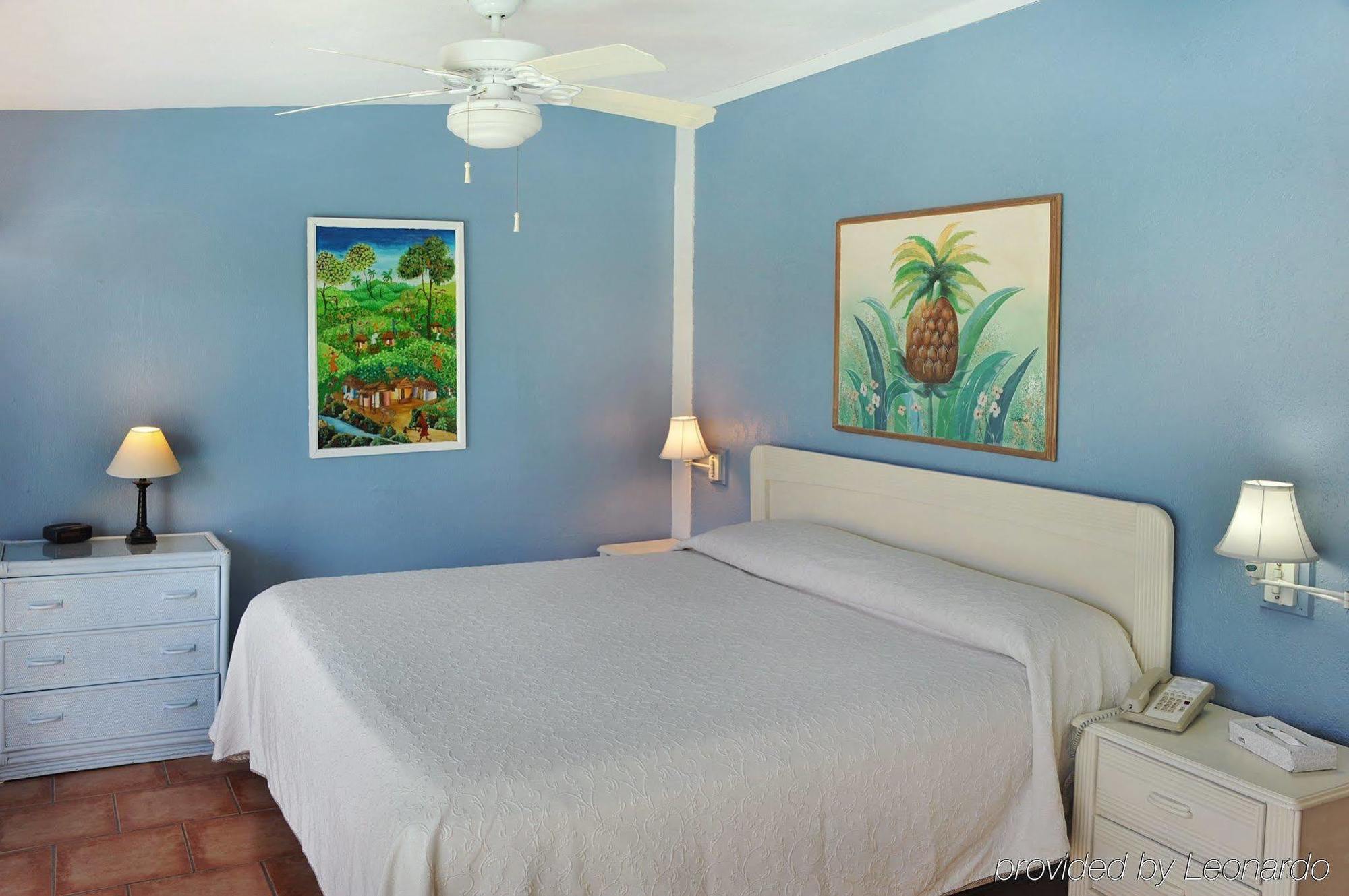 Hotel Pavilions And Pools Mandal