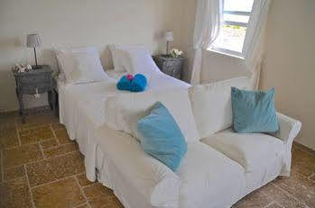 Hotel Ocean Breeze Boutique & Marina