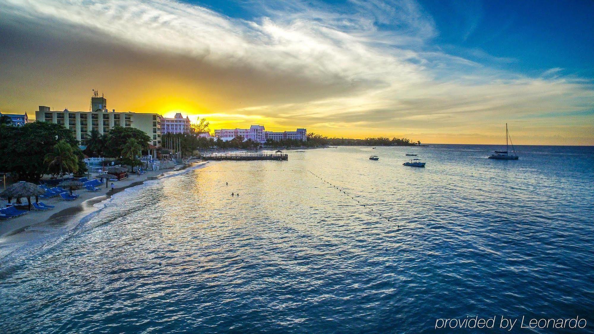Jewel Dunn's River Beach & Spa, Ocho Rios,curio Collection By Hilton Hotel
