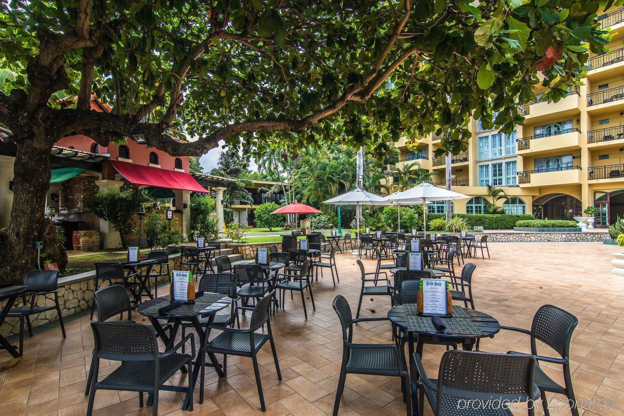 Jewel Dunn's River Beach & Spa, Ocho Rios,curio Collection By Hilton 4* Mammee Bay