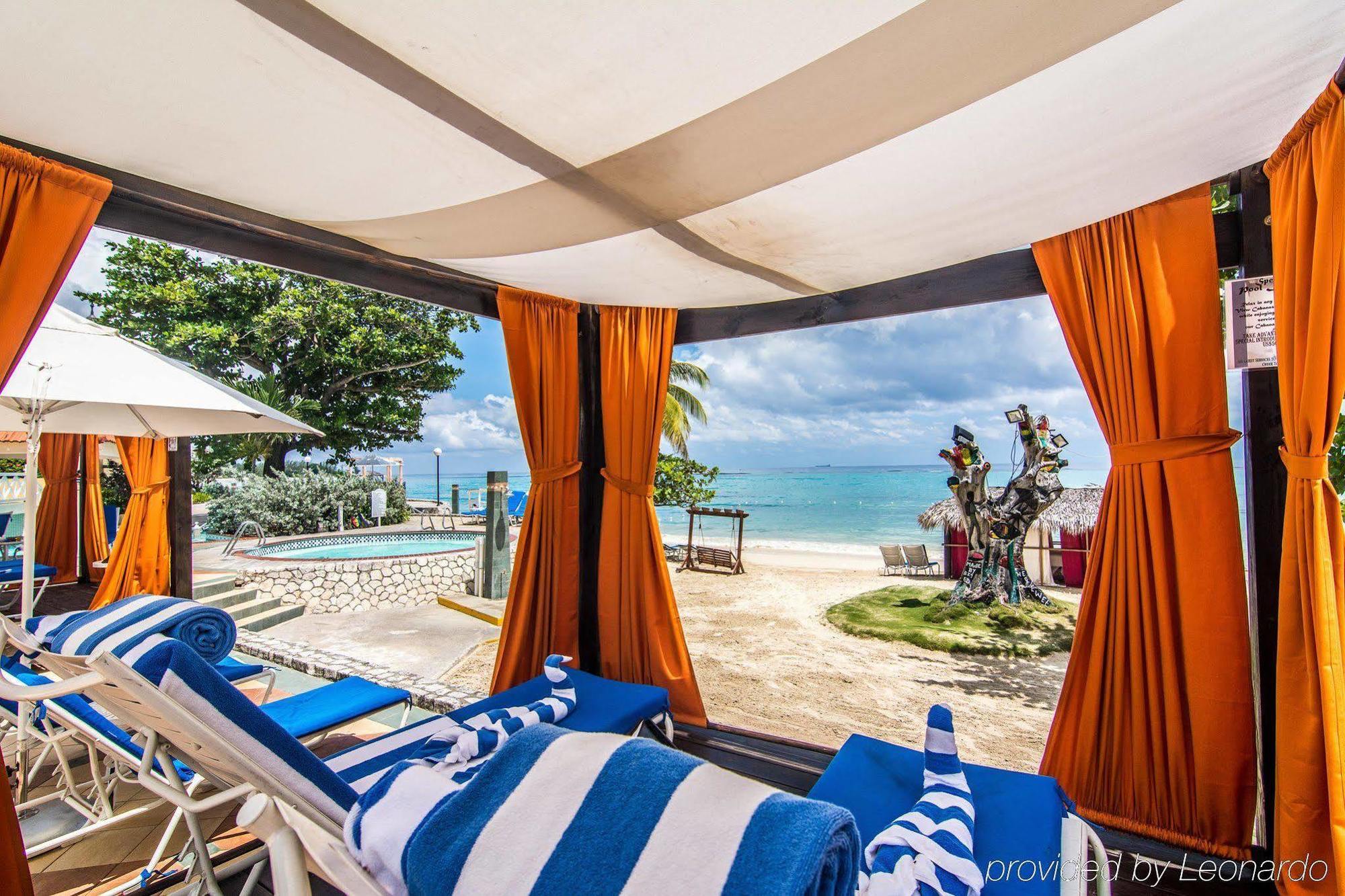 Jewel Dunn's River Beach & Spa, Ocho Rios,curio Collection By Hilton Hotel Mammee Bay