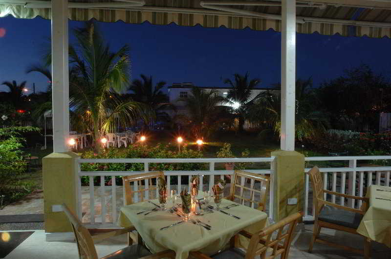 Golden Sands 3* Christ Church