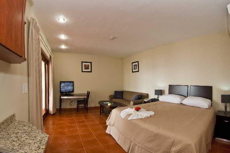 Captain Don's Habitat Hotel 3*
