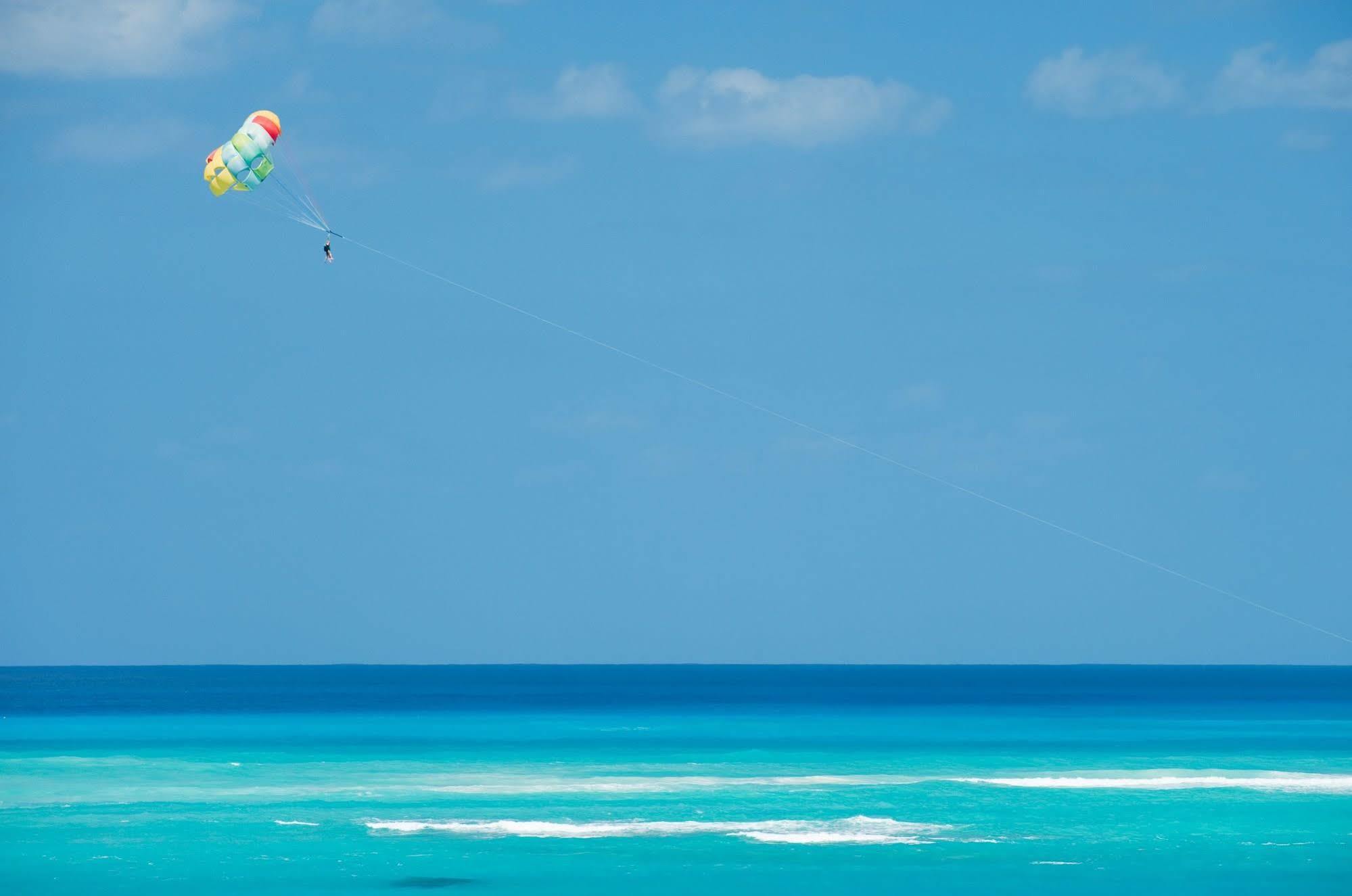 The Regent Grand 5* Grace Bay
