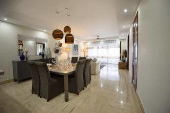 Hotel El Portillo Residences *