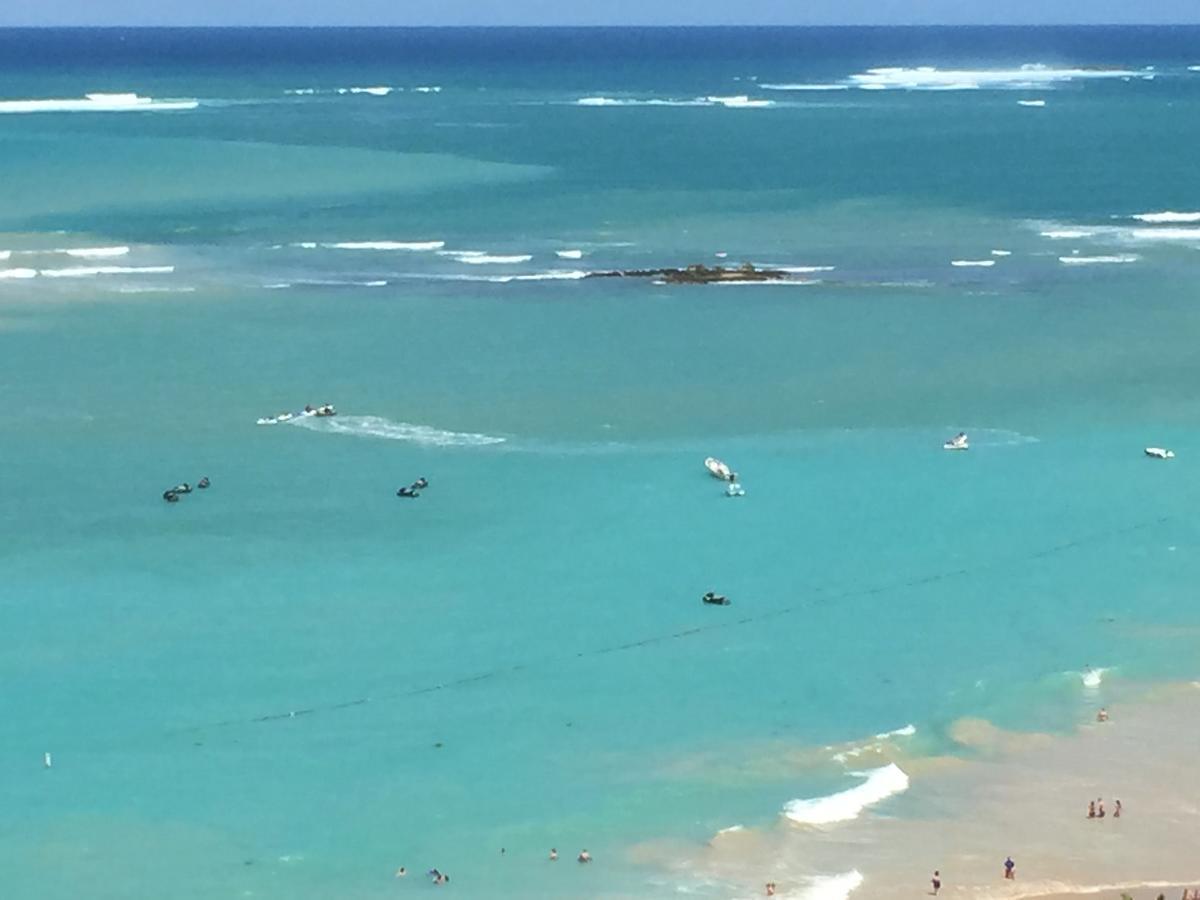 Coral Beach Beachfront Family Studio Apt. * San Juan