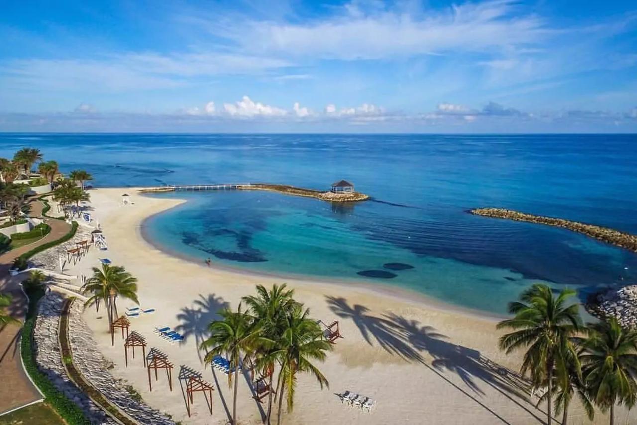 Luxury 2br Facing W/pool #4 * Montego Bay