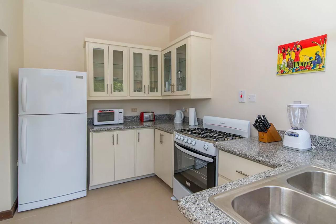 Luxury 2br Facing W/pool #4 Casa de férias Montego Bay