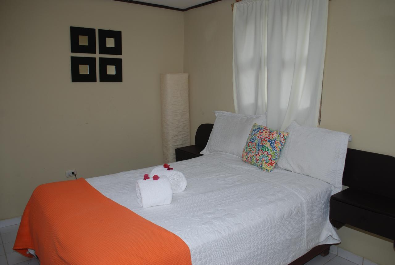 Rancho & De La Montana 3*