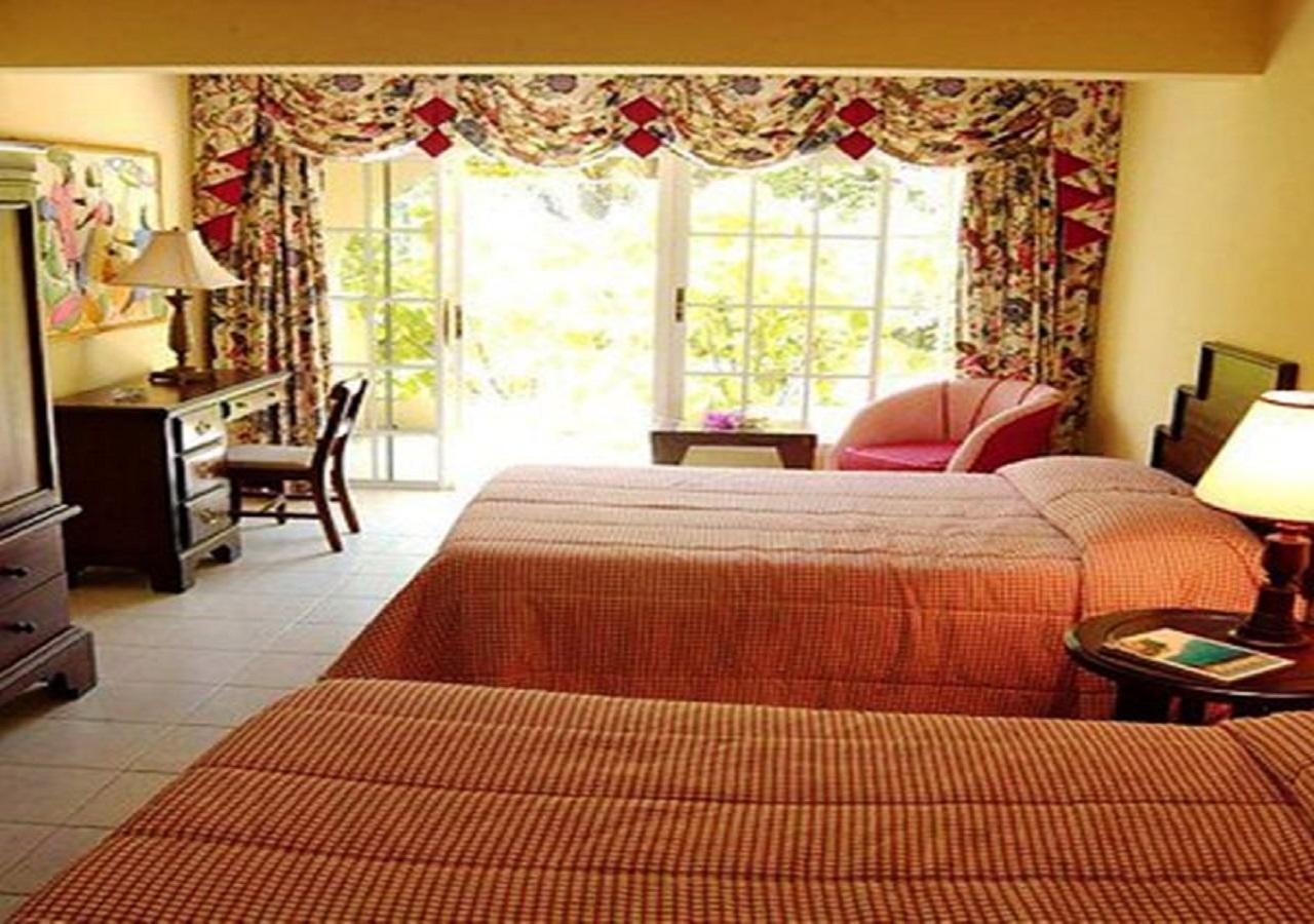Hotel On The 2*
