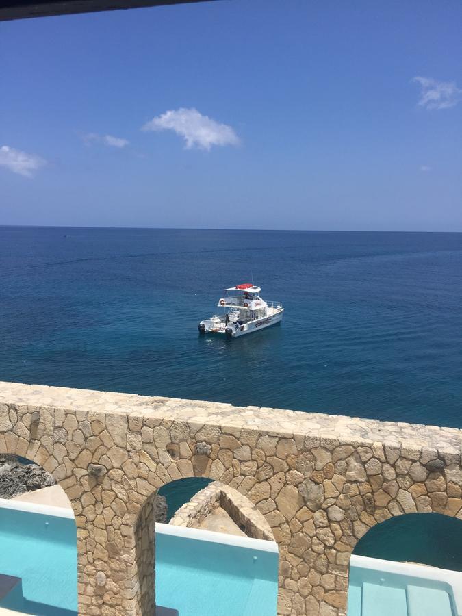 Pattoo Castle * Negril