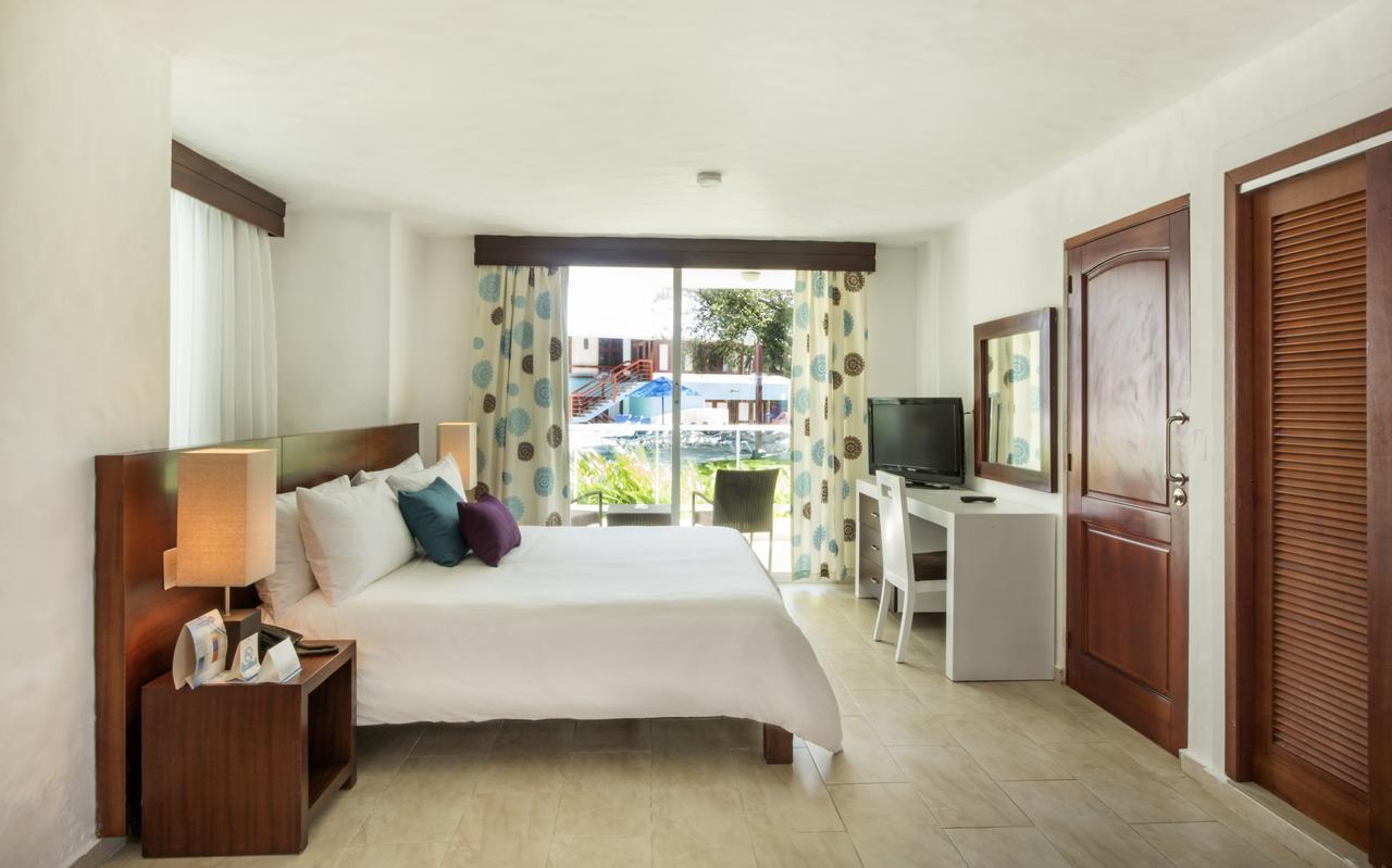 Grand Paradise Playa Dorada Resort 4*