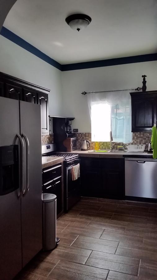Bailey's Bed & Breakfast 2*