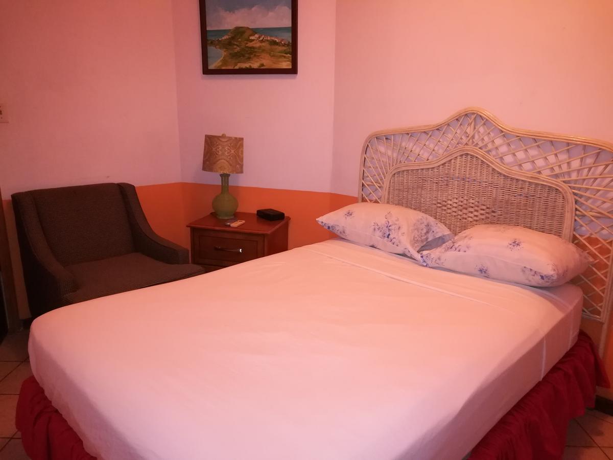 Bed & Breakfast La Galleria Five Islands Village