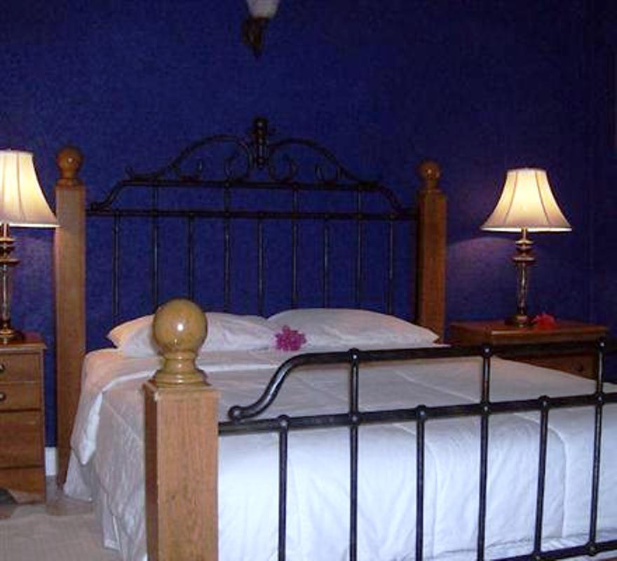 Bar-b-barn Beach 2* Negril