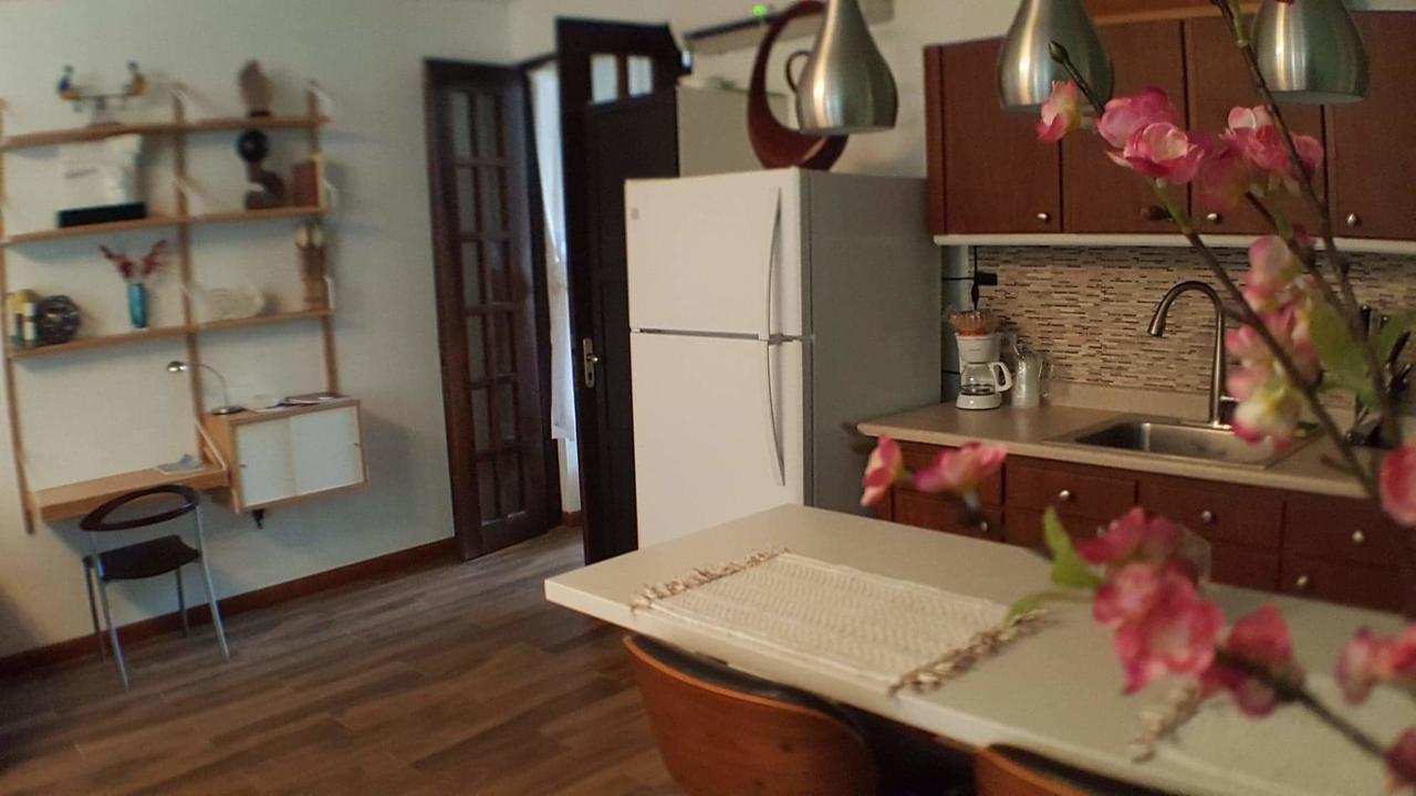 Cozybeach Large 1bdrapt 50 Steps From Atlantic Ocean Private Street Between Ocean Park & Isla 5 Mins From Airport Apartamento San Juan