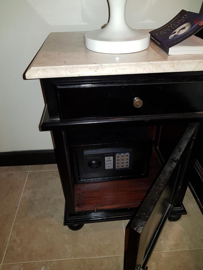 Aparthotel Brownes Condominium 2