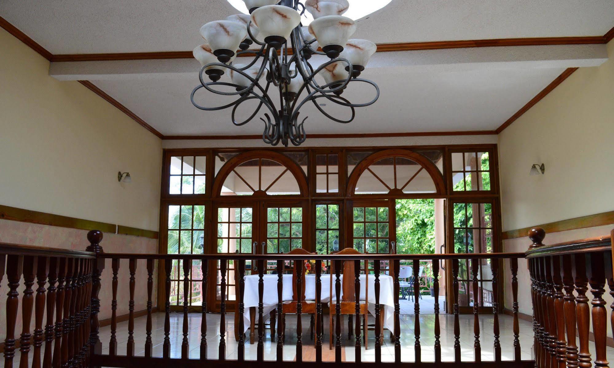 Hotel Casa De Shalom 3*