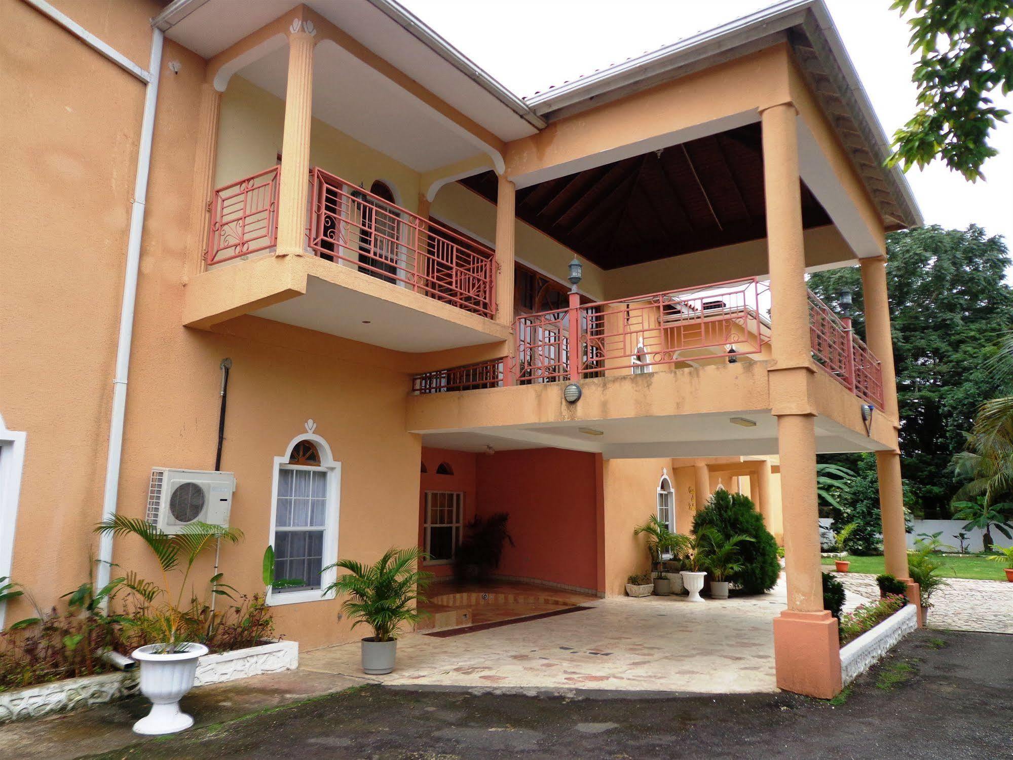 Casa De Shalom Hotel 3*