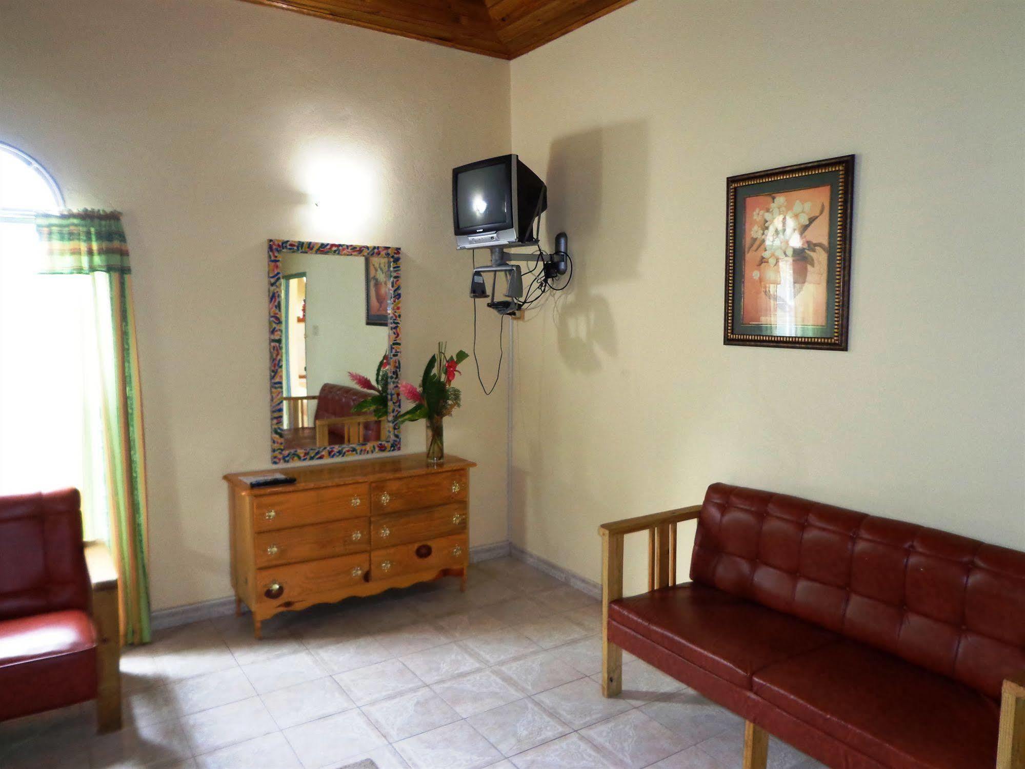 Casa De Shalom Hotel Ocho Rios