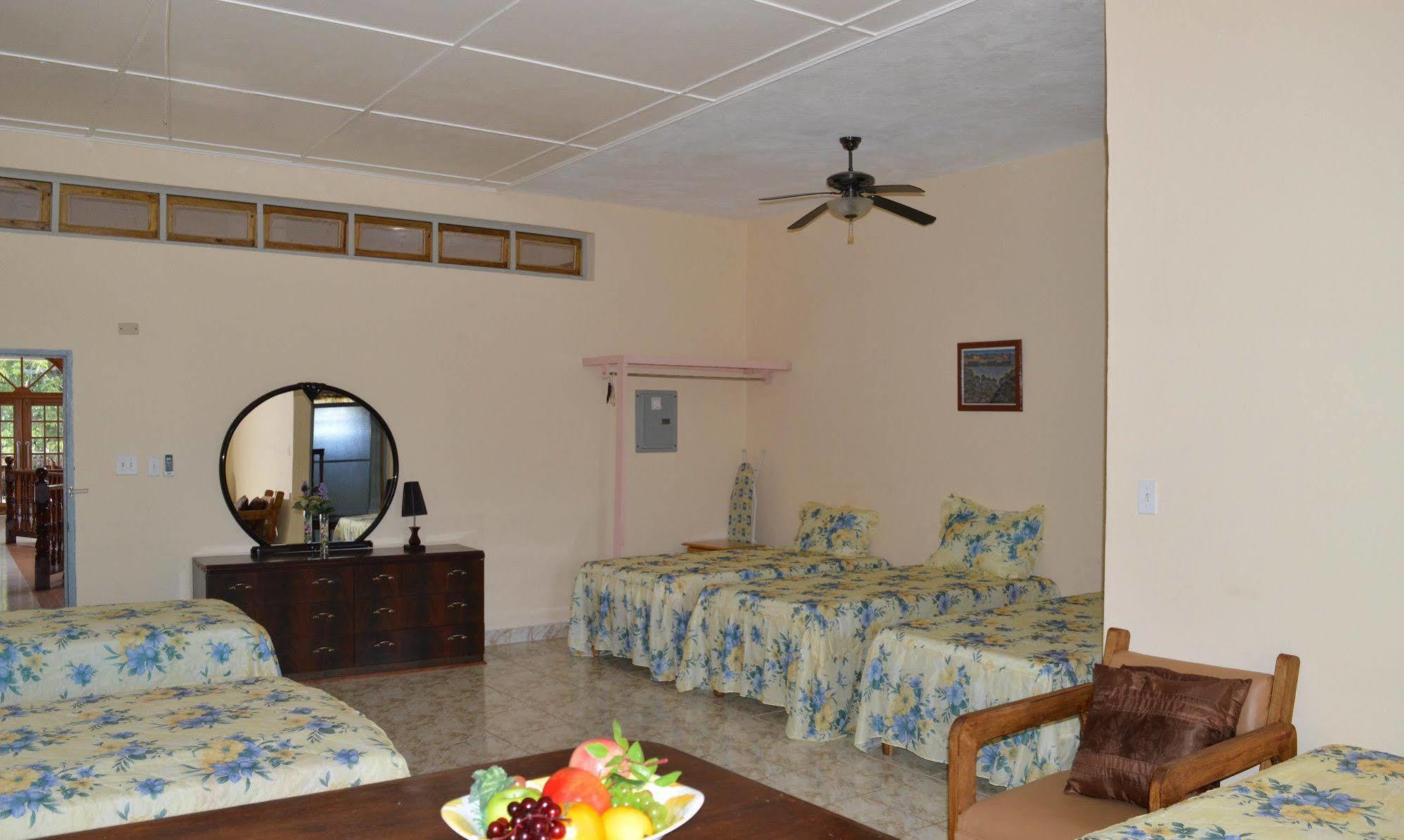 Casa De Shalom Hotel