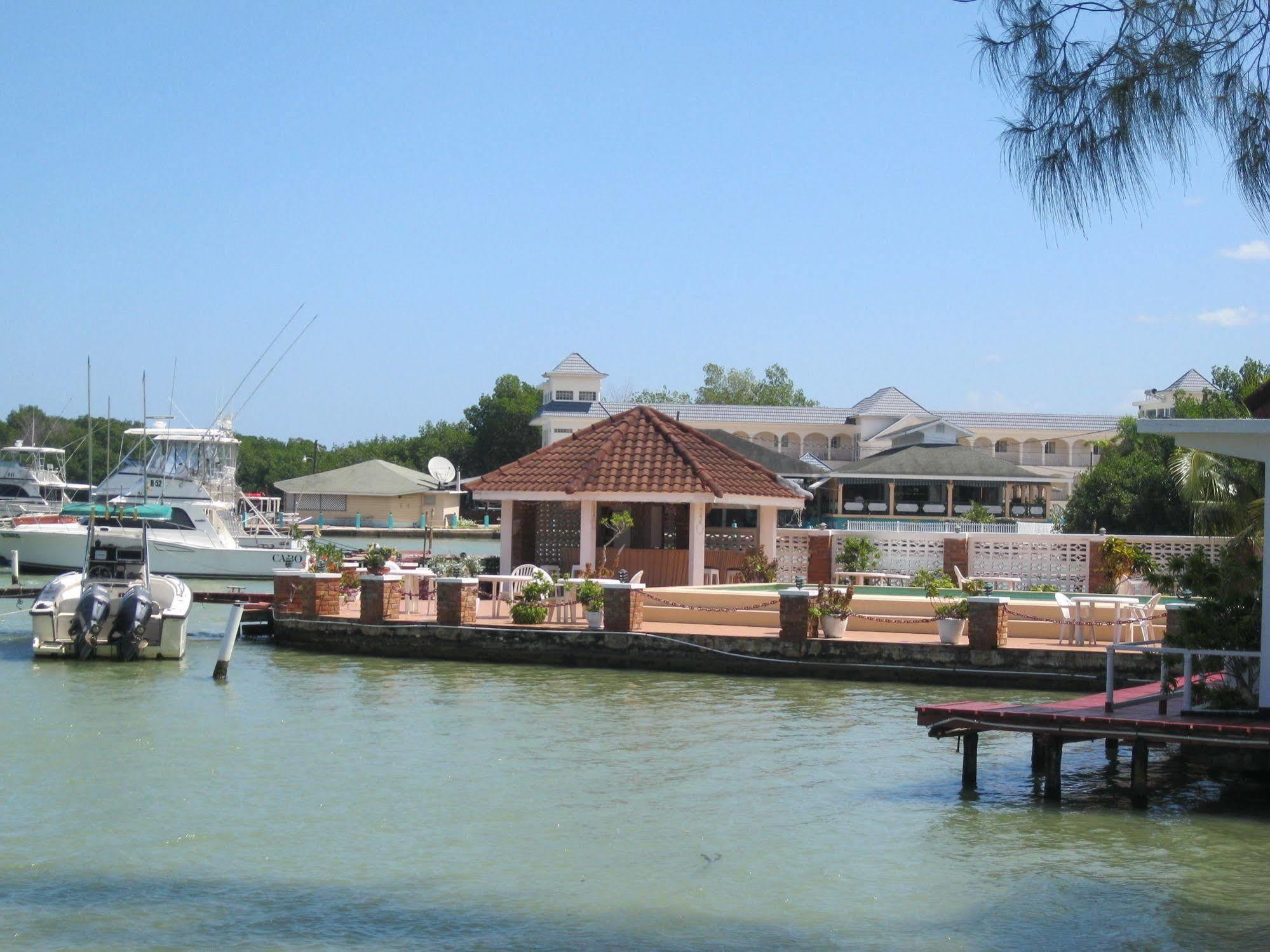 Fisherman's Hotel