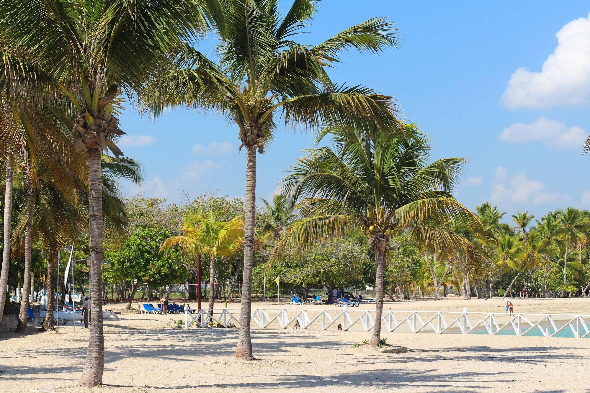 Grand Paradise Playa Dorada 4*