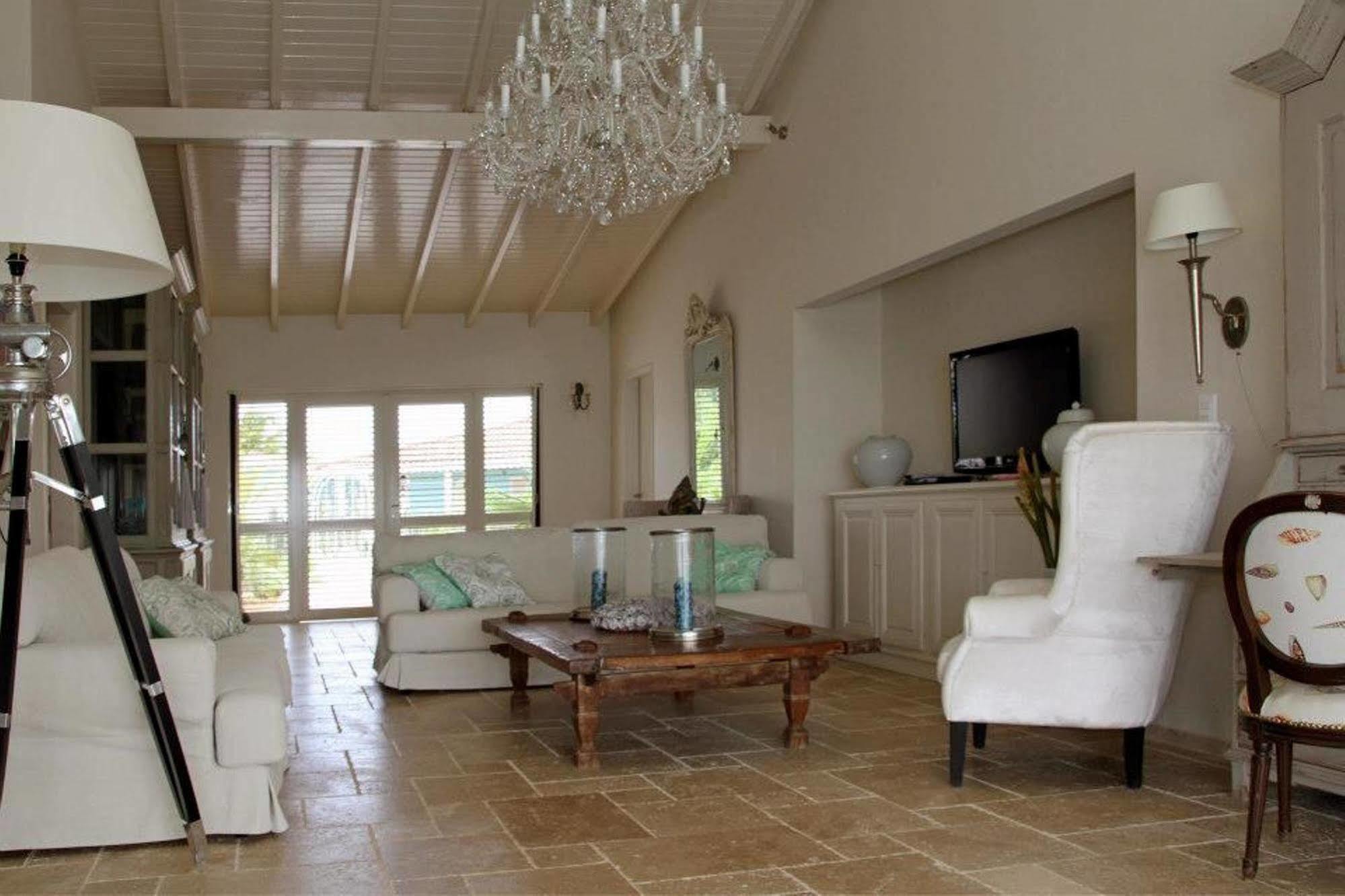 Ocean Breeze Boutique & Marina Hotel