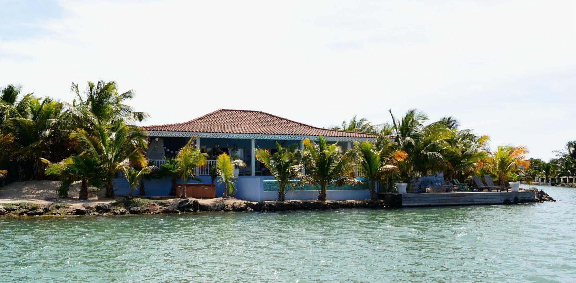 Ocean Breeze Boutique & Marina