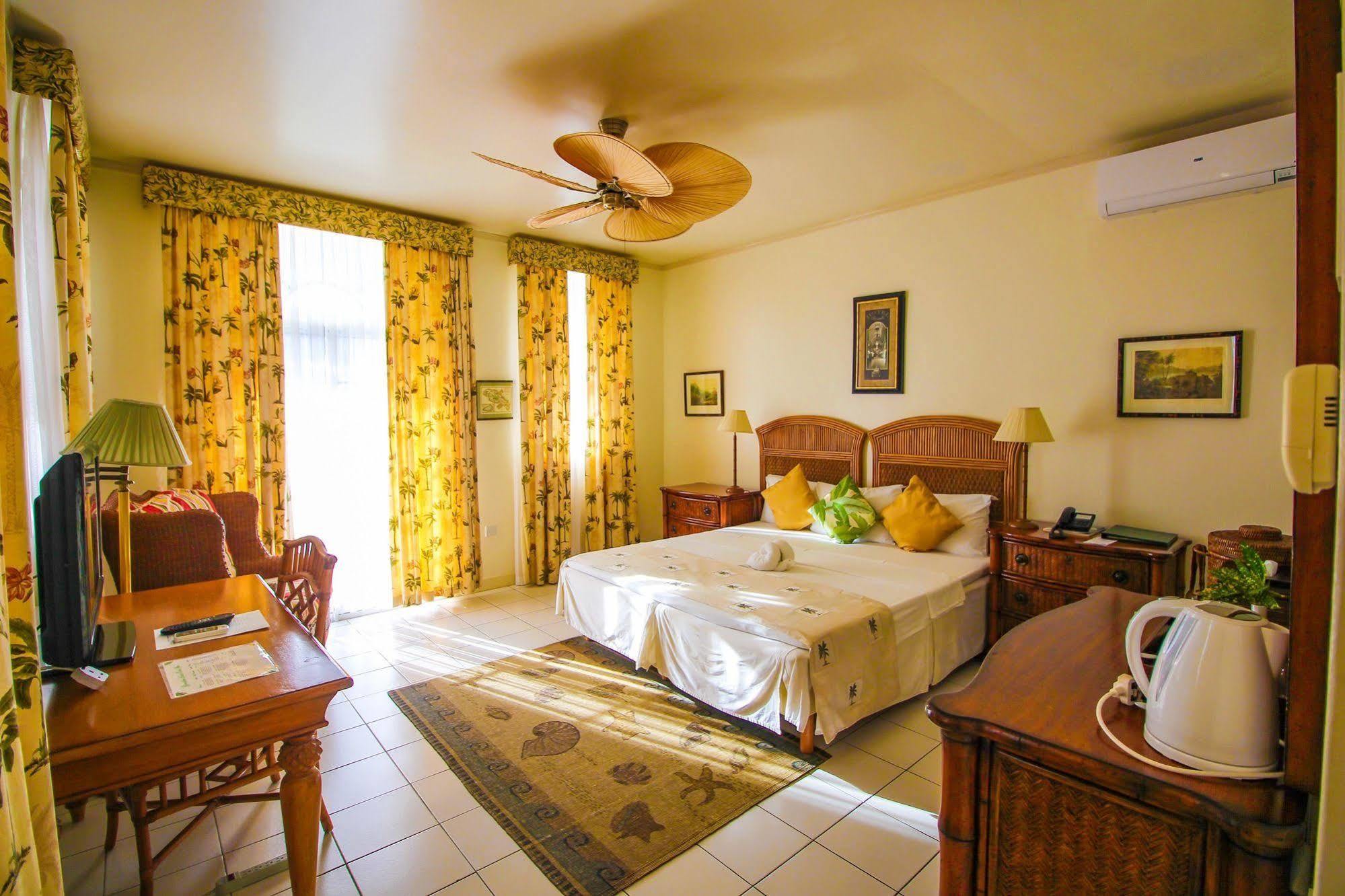 Grenadine House Hotel 4*