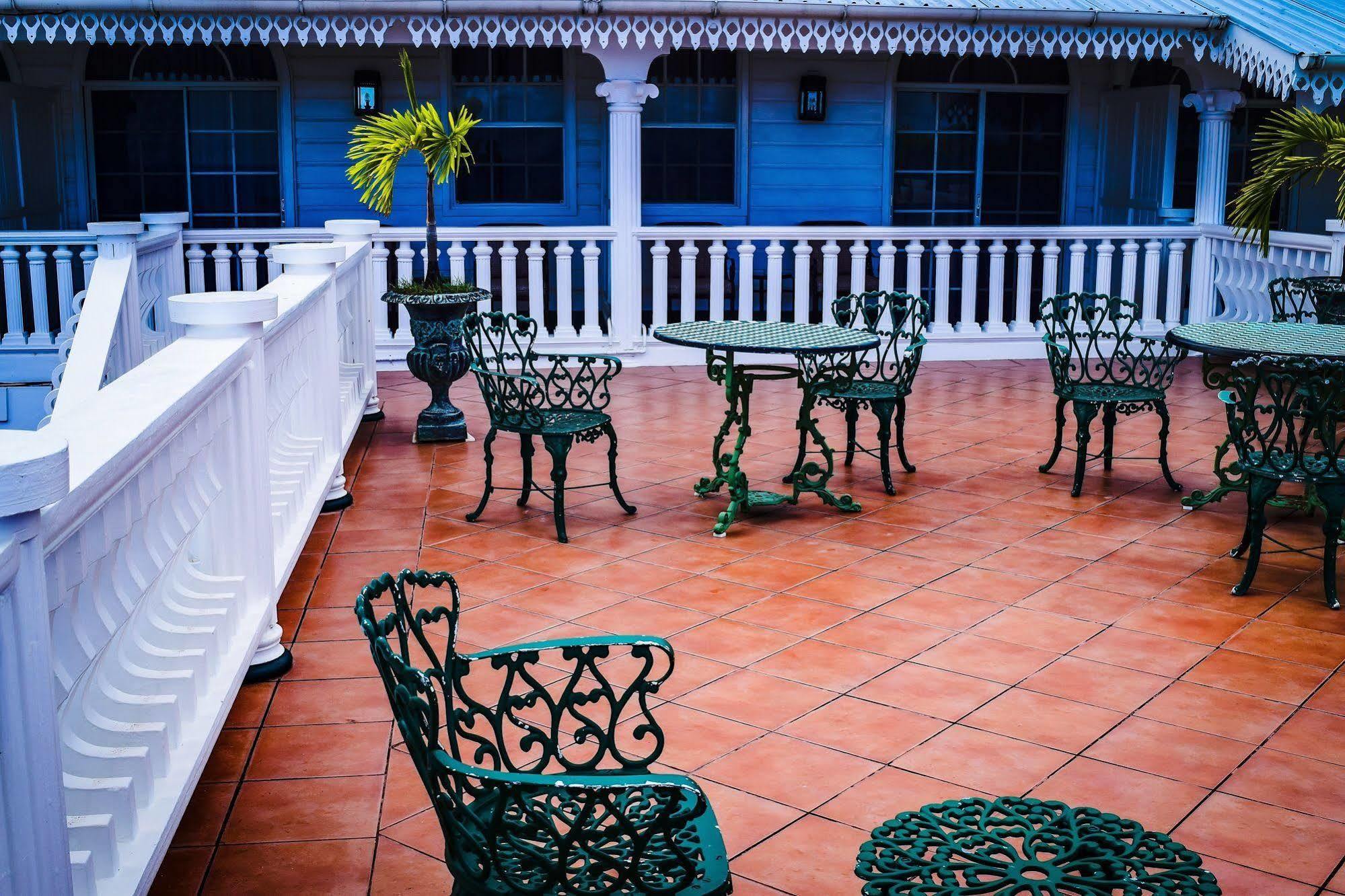 Grenadine House Hotel 4*
