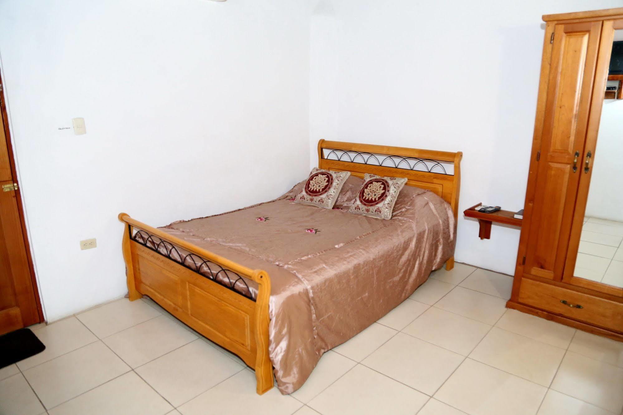 Hotel Lesville Tobago 3*