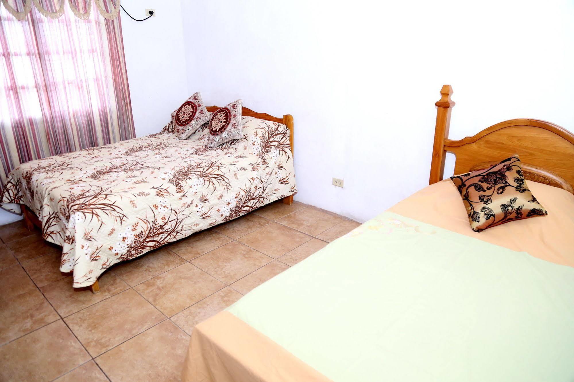 Hotel Lesville Tobago Canaan