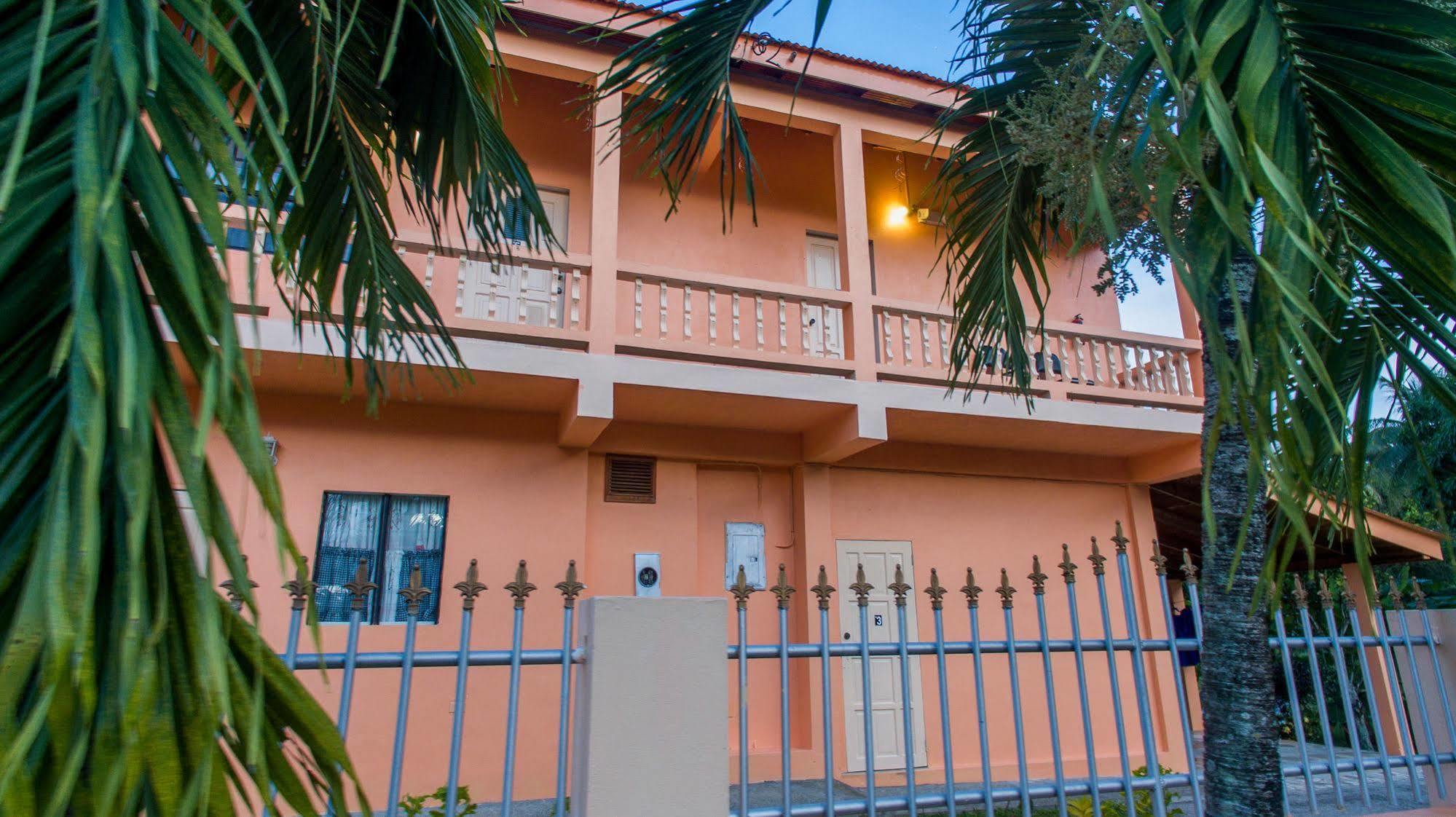 Lesville Tobago Hotel Canaan