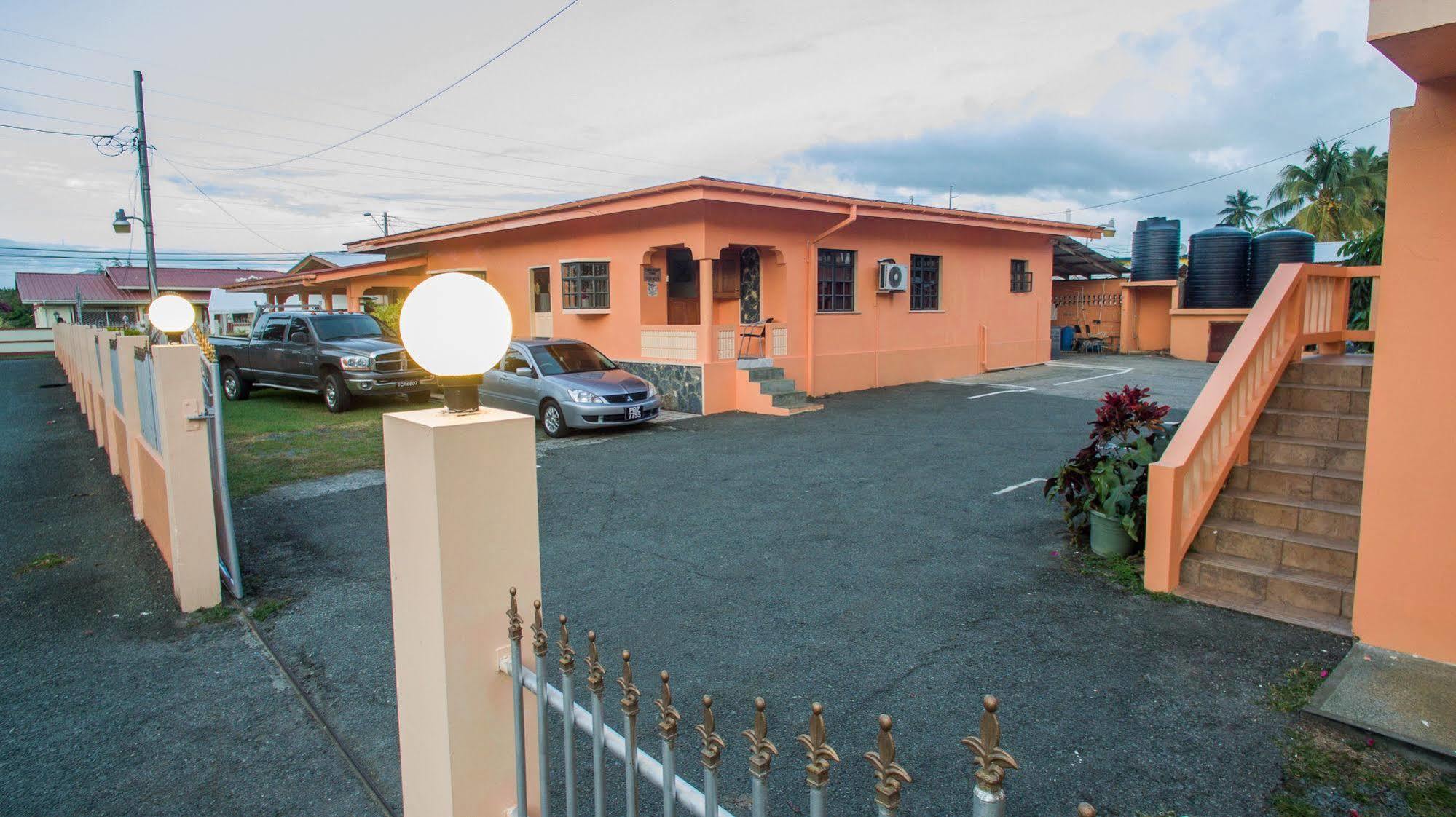 Lesville Tobago Hotel Canaan