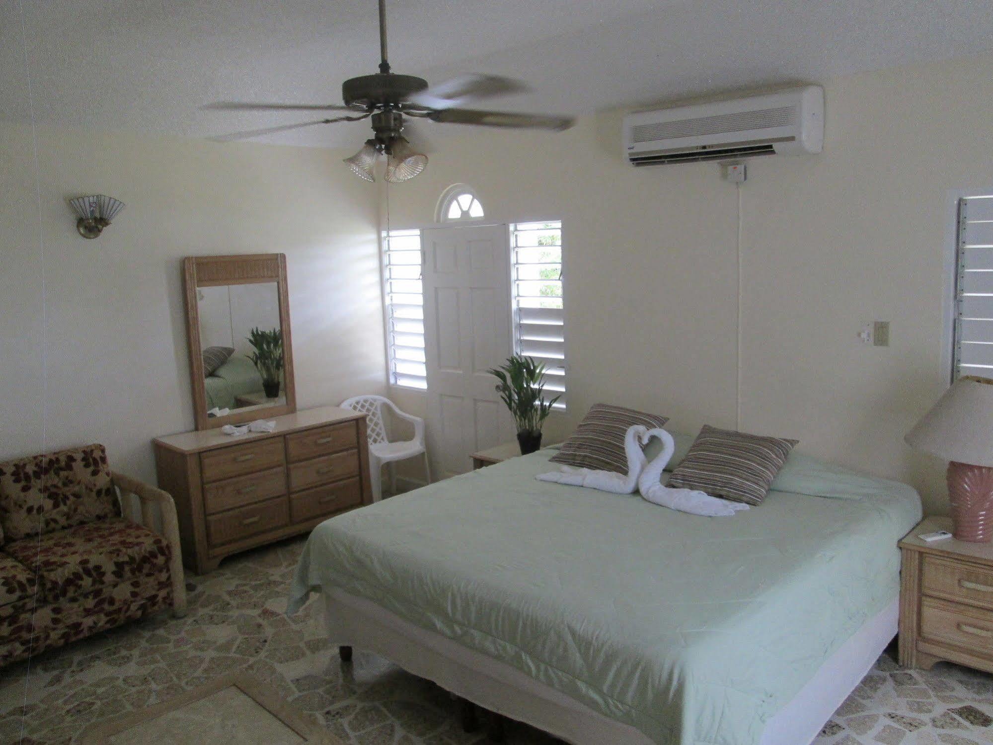 Paradise Inn 2*