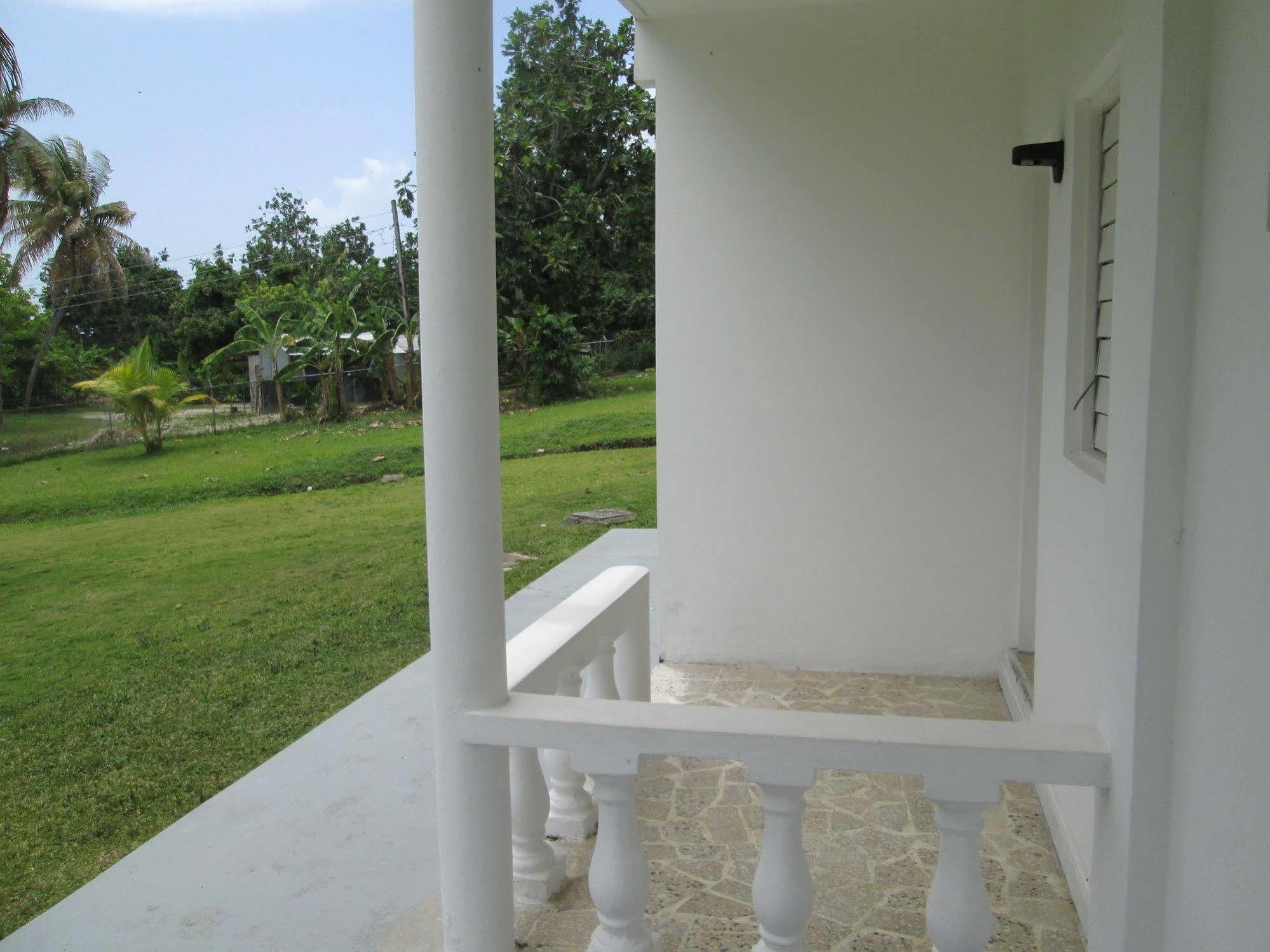 Inn Paradise 2*