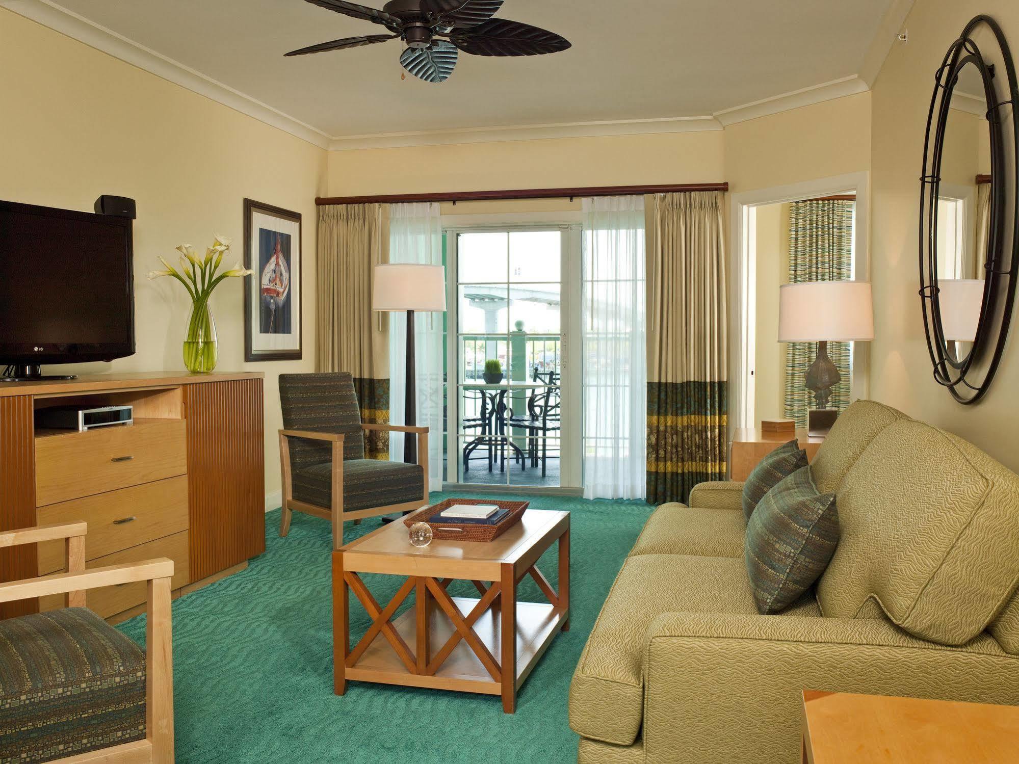 Resort Harborside & Vacation At Atlantis