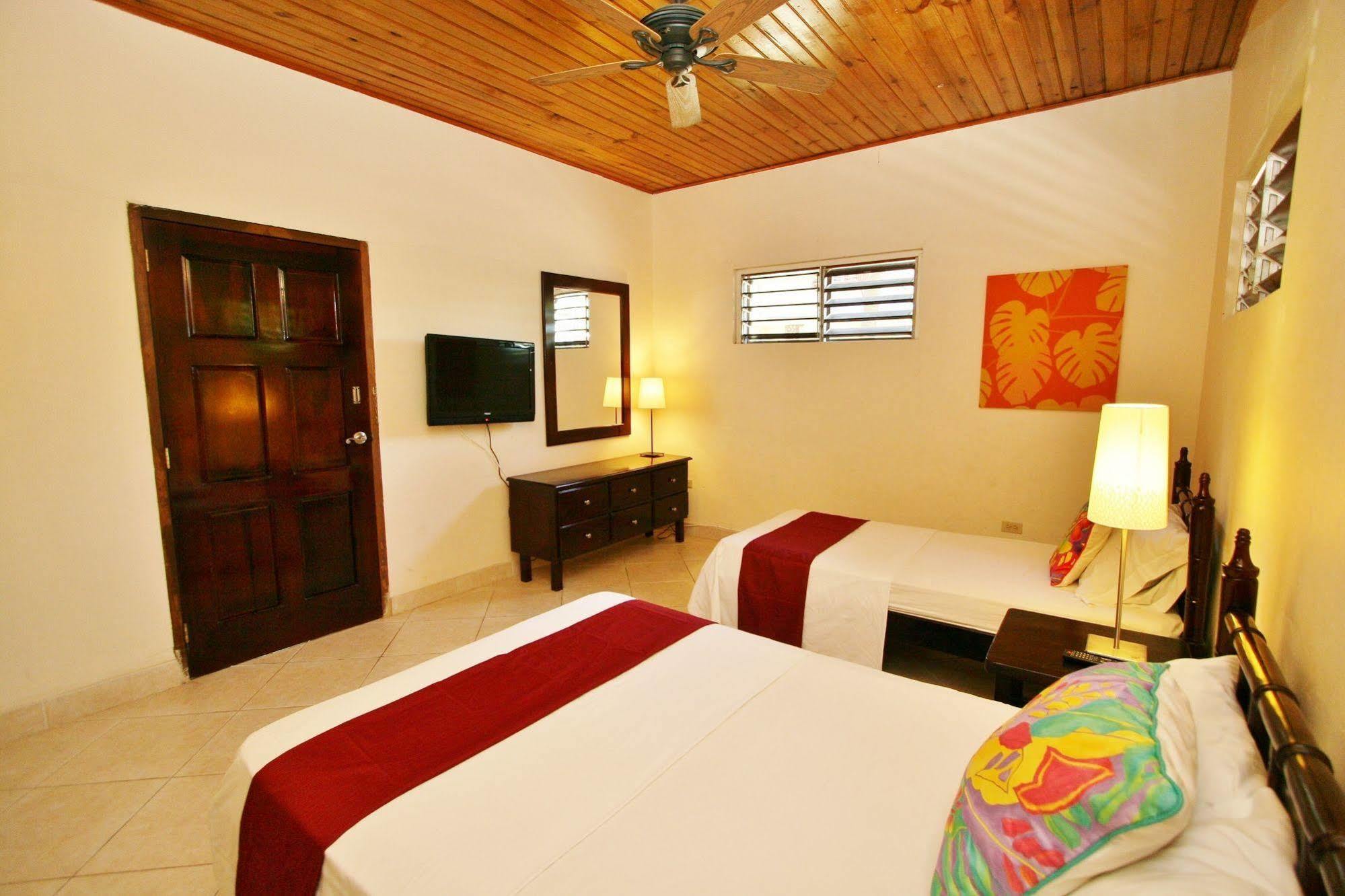 White Sands 3*