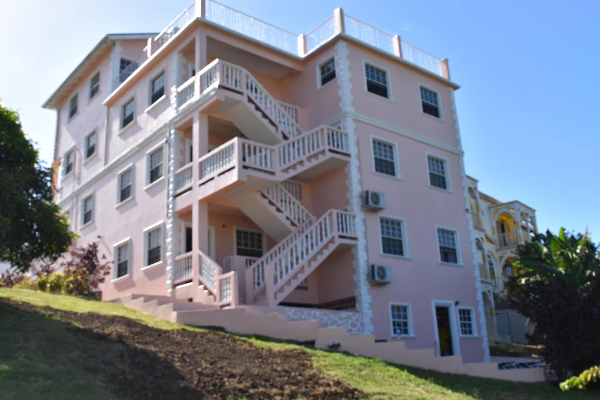 Aanola Aparthotel