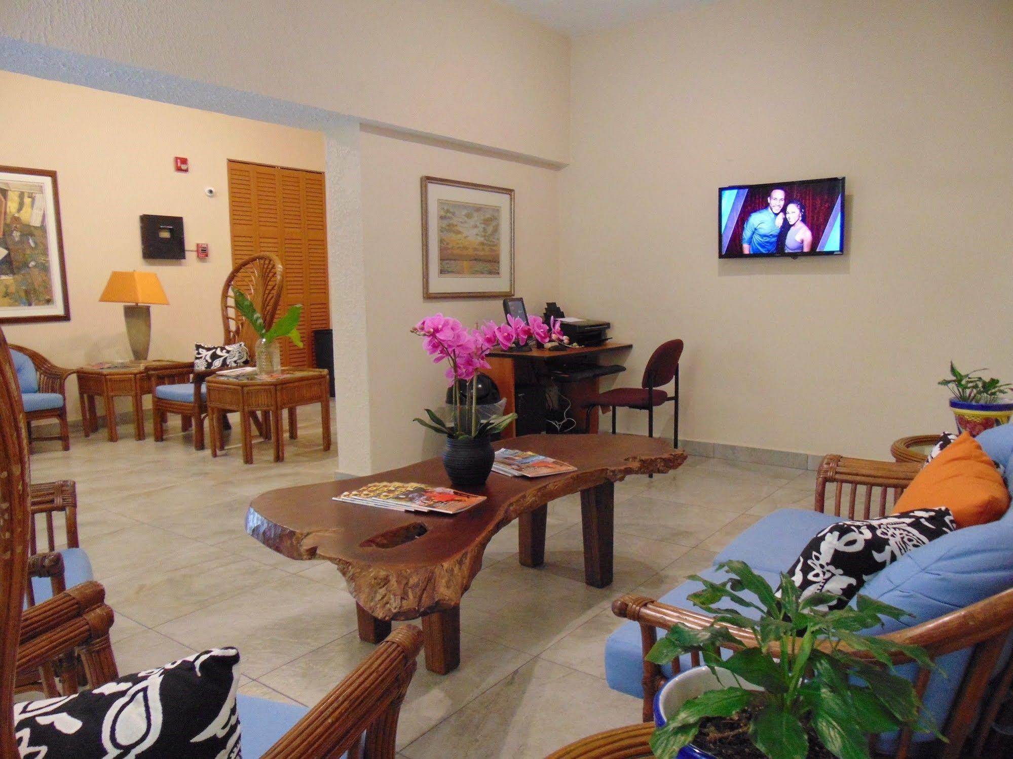 Canario Lagoon Hotel 3*