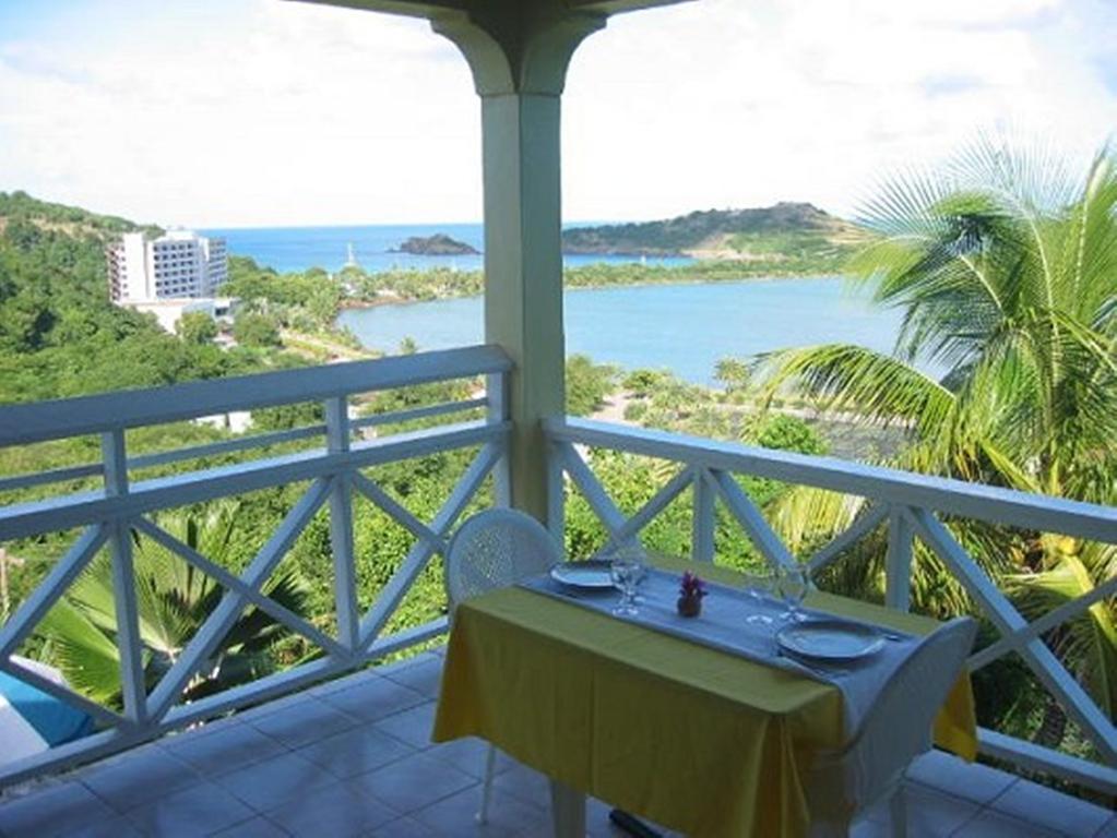 La Galleria Bed & Breakfast Five Islands Village