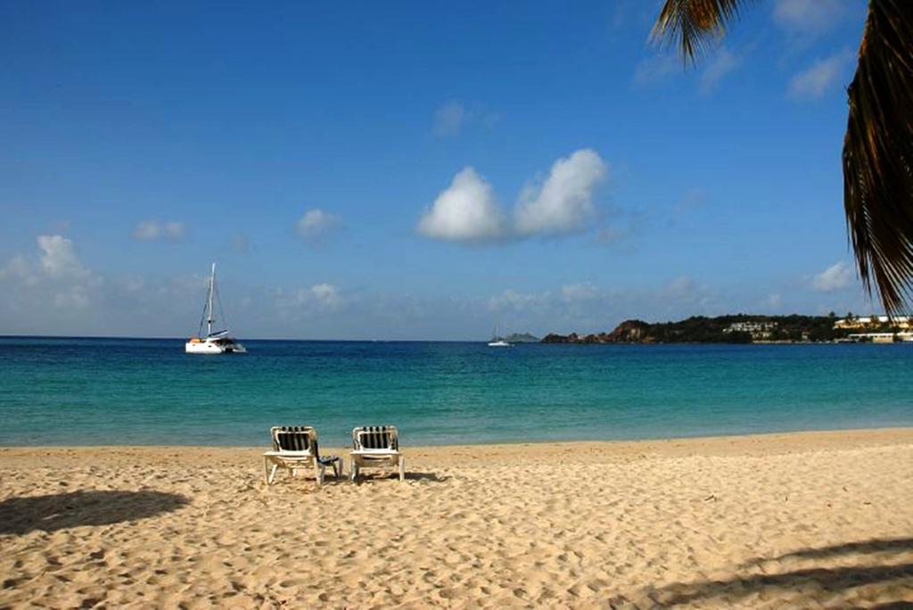 Hotel Island Beachcomber 2*